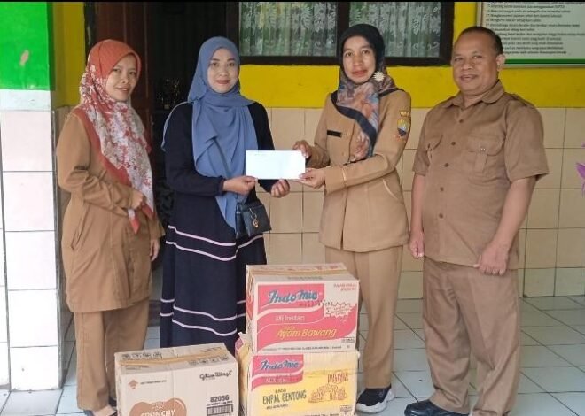 SDN Mariuk Dua Kali Salurkan Bantuan untuk Korban Musibah Cisarua