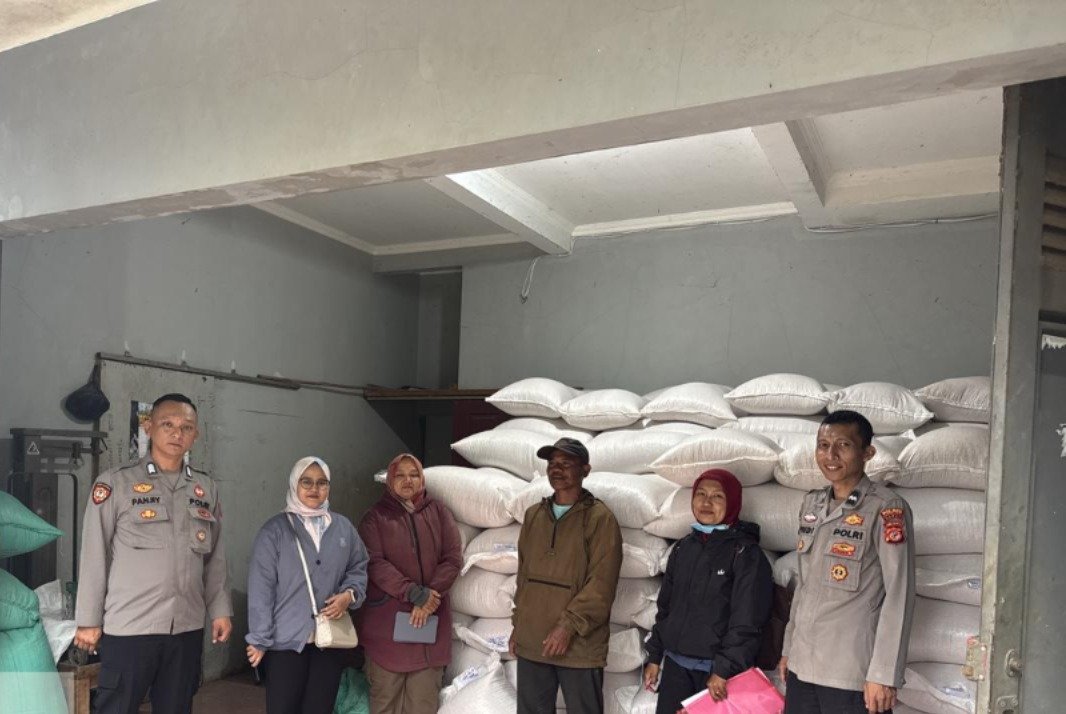 Polsek Sukawening Kawal Serapan 10 Ton Jagung oleh Bulog Garut untuk Ketahanan Pangan
