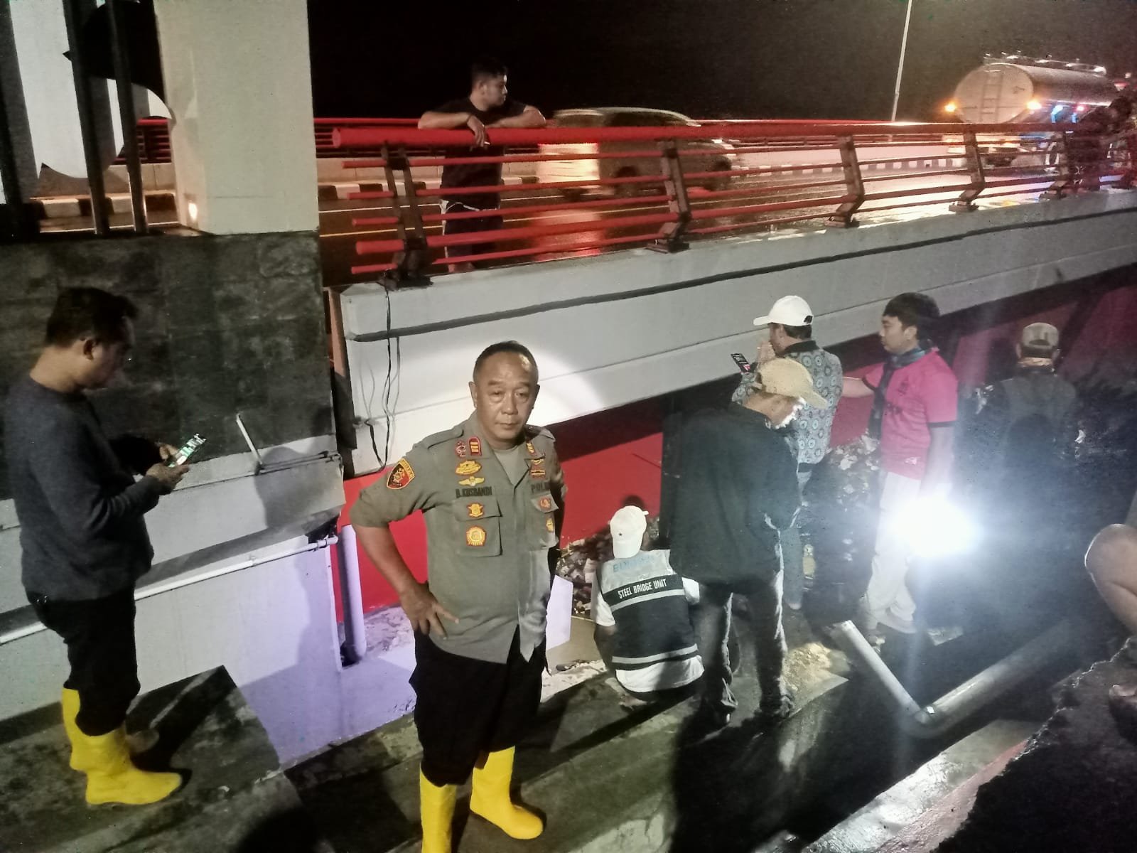 Polsek Tomo Siaga Banjir, 165 KK Mengungsi di Tolengas Akibat Luapan Sungai Cilutung