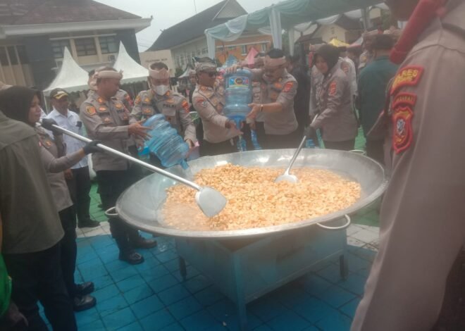 Polres Sumedang Gelar Masak Besar Bersama Bobon Santoso, Raih 3 Rekor MURI dan Bagikan Ribuan Cup Kolak Ubi Cilembu