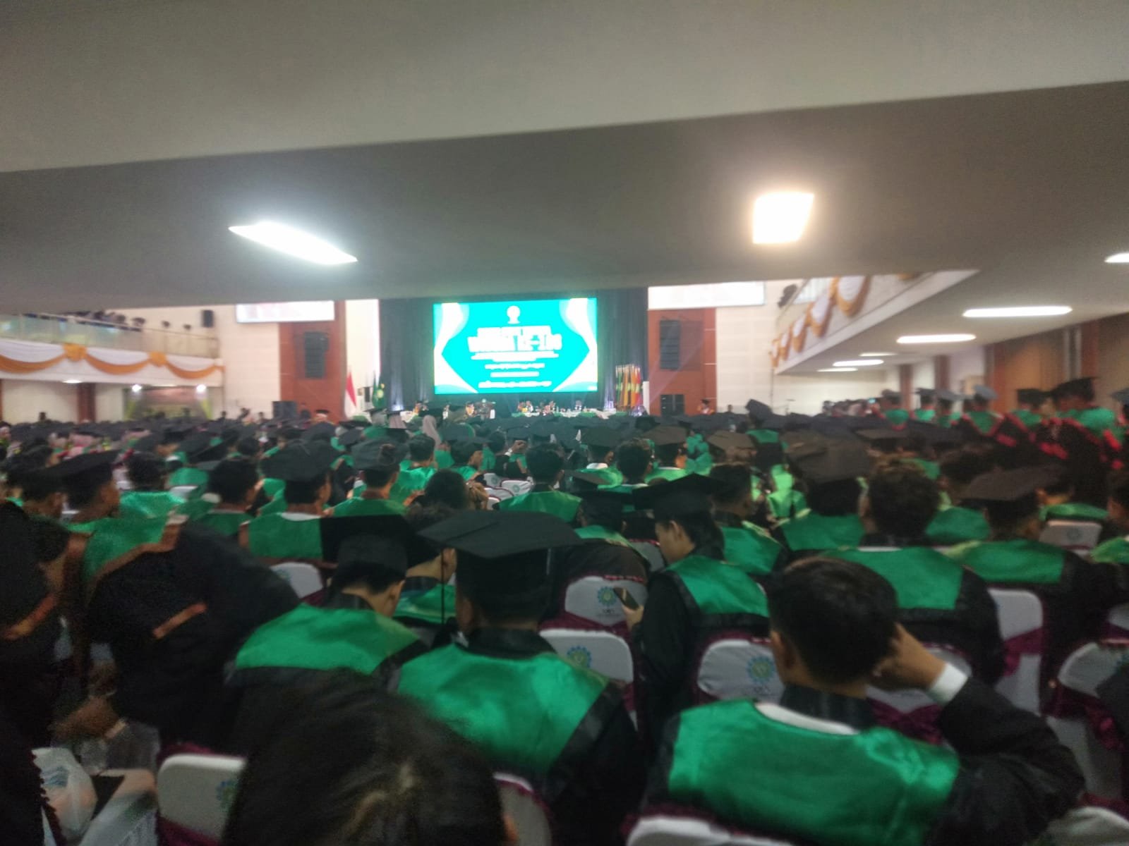 UIN SGD Bandung Kukuhkan 1.500 Wisudawan, Tegaskan Komitmen Keilmuan dan Pengabdian untuk Negeri