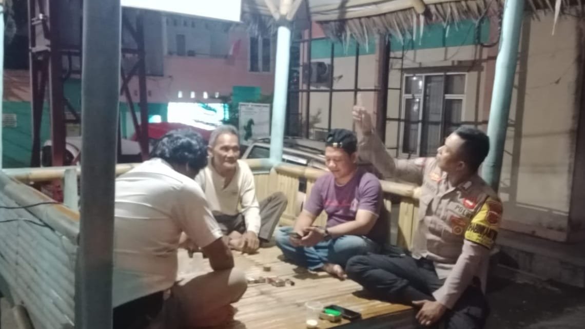 Polisi Hadir di Tengah Masyarakat, Polsek Pulomerak Laksanakan Ronda Malam di Mekarsari