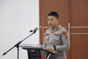 Wakapolres Cilegon KOMPOL M. Ridzky Salatun saat memberikan sambutan rakor.