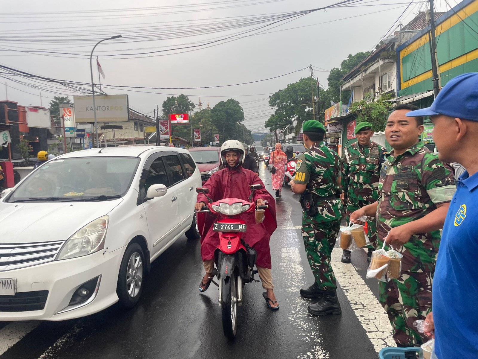 Gerimis Tak Menghentikan Langkah, Kodim 0612/Tasikmalaya dan Gandara Group 37 Hadirkan Hangat di Sore Ramadhan