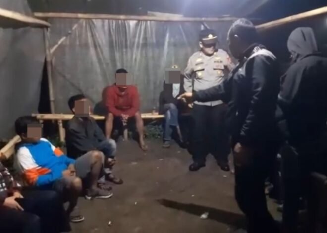 Polsek Wanaraja Gerebek Judi Adu Muncang, Delapan Orang Diamankan 