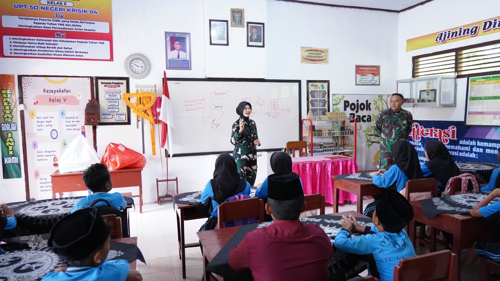 Sasar Program Non Fisik Satgas TMMD Berikan Wasbang Serta Tanamkan Kedisiplinan Di Sekolah Dasar