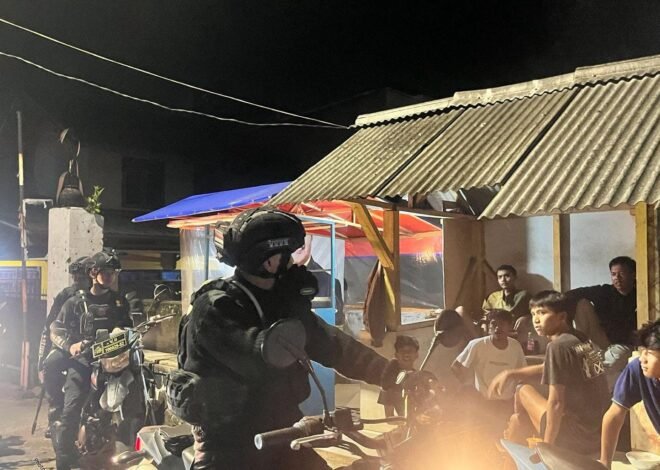 Sat Samapta Polres Sumedang Gelar Patroli Dialogis Menjelang Sahur, Pastikan Situasi Aman dan Kondusif