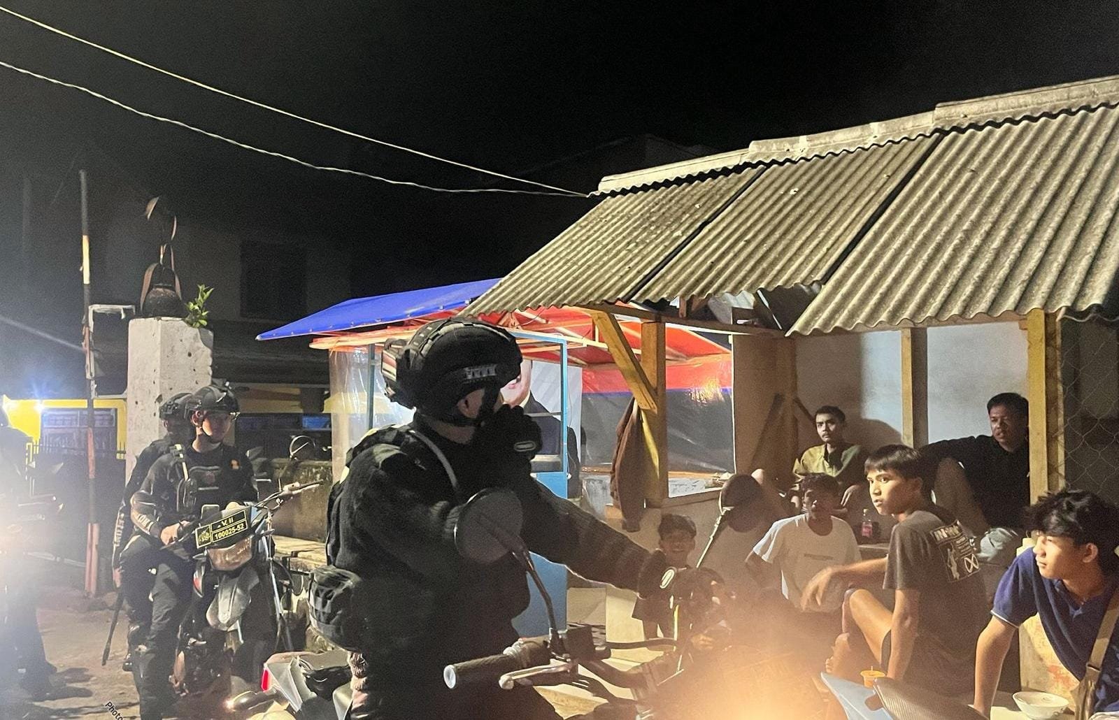 Sat Samapta Polres Sumedang Gelar Patroli Dialogis Menjelang Sahur, Pastikan Situasi Aman dan Kondusif