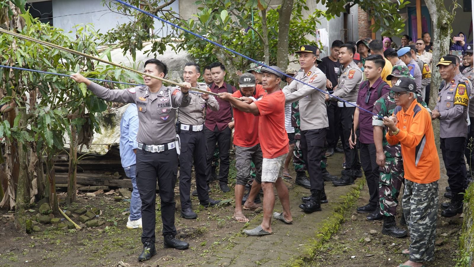 Polres Garut Lanjutkan Aksi Kemanusiaan, Rutilahu ke-2 Tahun 2026 Sasar Warga Banyuresmi