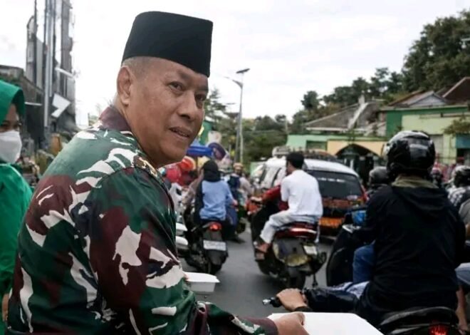 Aksi Danramil di Tanjungsari Bikin Haru, 4.500 Takjil Dibagikan untuk Pengendara