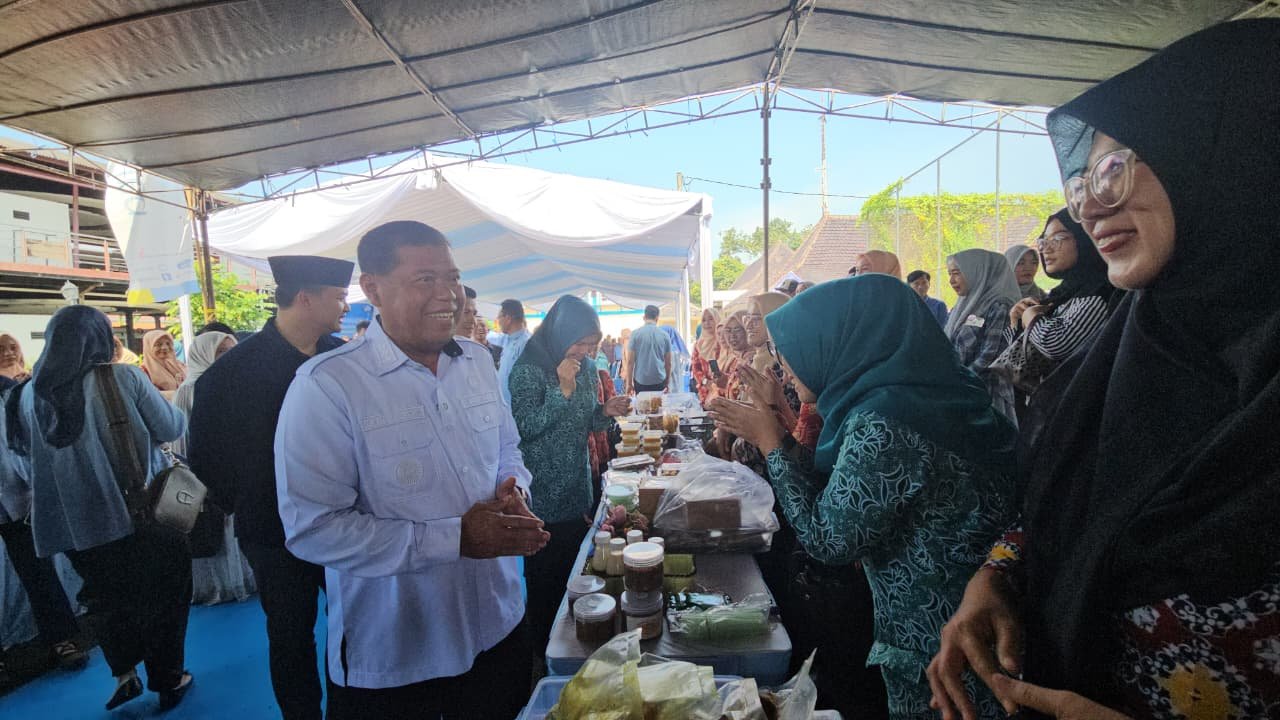 Bazar Peduli Ramadhan TP PKK dan Dharma Wanita Majalengka Disambut Antusias Warga