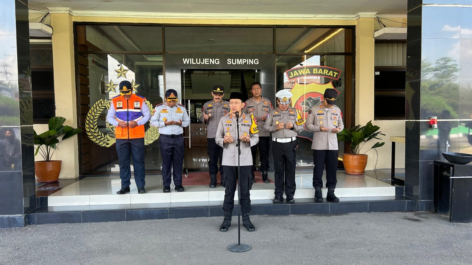 Polres Sumedang Berangkatkan 62 Pemudik Program Mudik Gratis Tujuan Solo