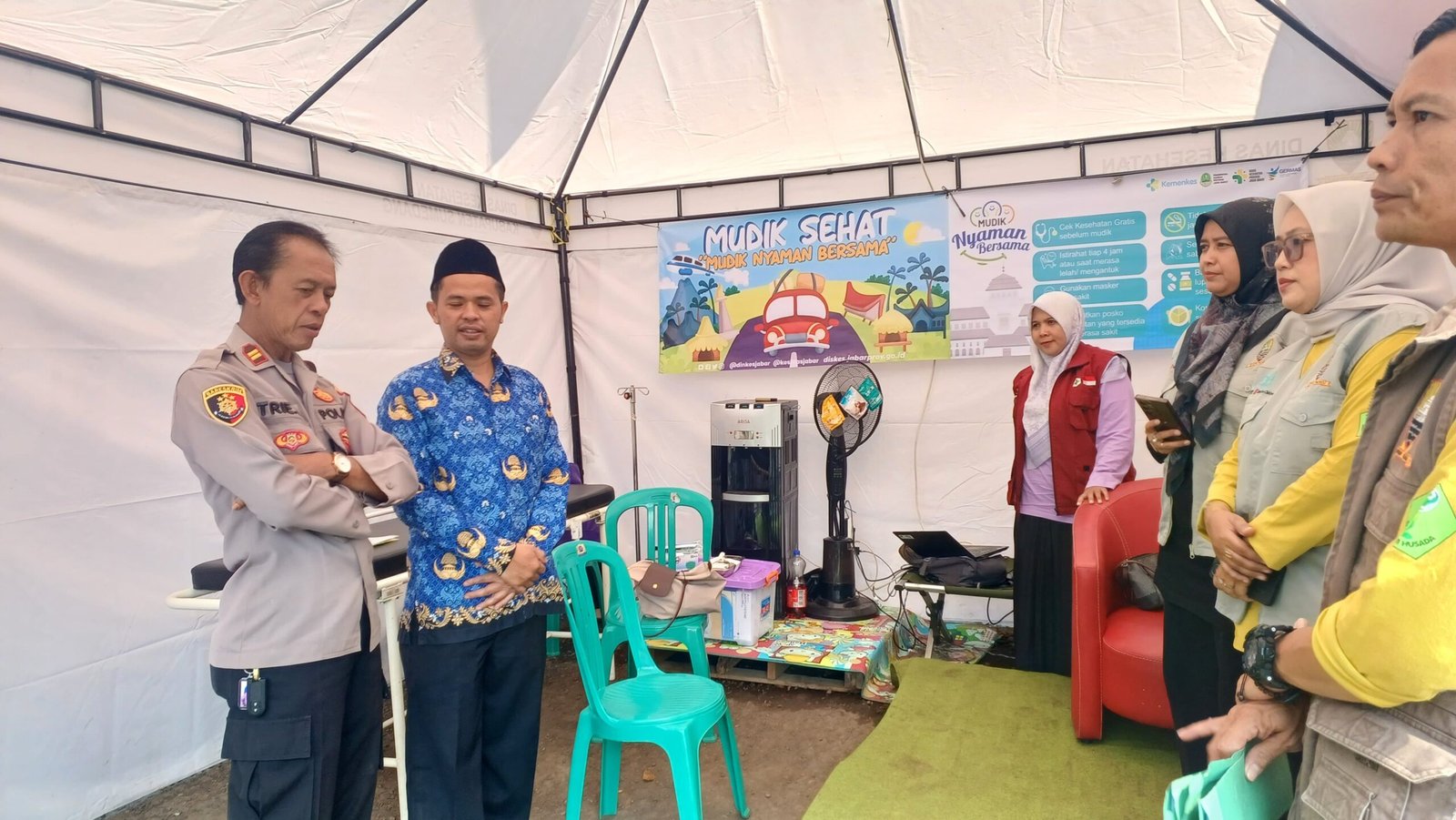 POS PAM PAMULIHAN SIAGA 24 JAM! Jalur Cadas Pangeran Kini Terang, Mudik Lebih Aman dan Nyaman