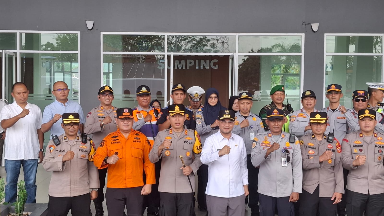 Wakil Gubernur Jabar Tinjau Pos Terpadu Sumedang, Pastikan Kesiapan Pengamanan Mudik Lebaran 2026