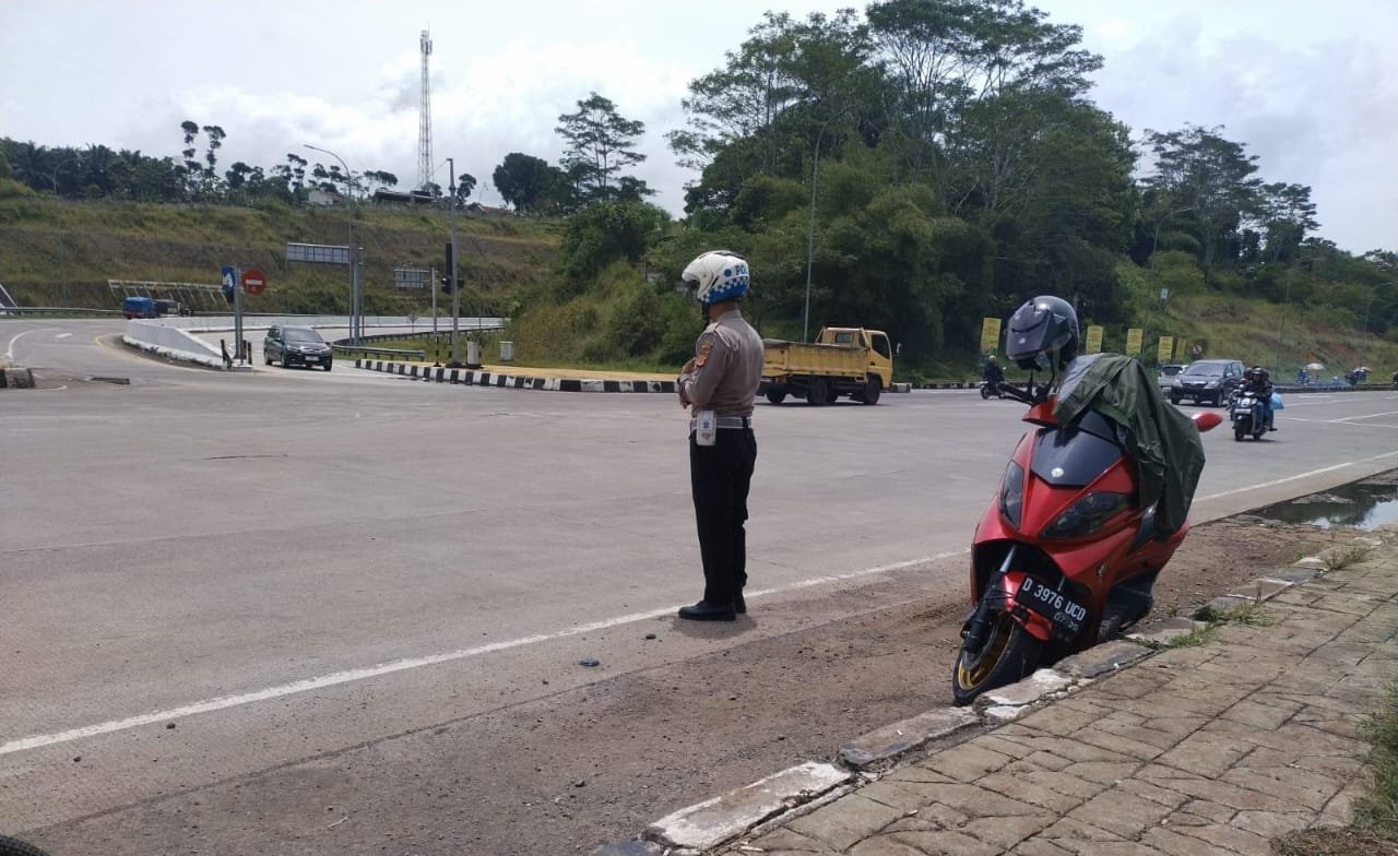Arus Lalu Lintas Di EXIT GT TOL Pamulihan Terpantau Lancar