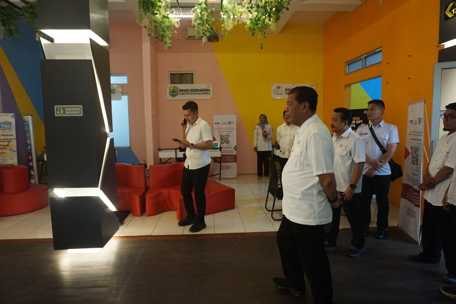 Hari Pertama Kerja, Bupati Majalengka Sidak Sejumlah Kantor Pelayanan Publik.