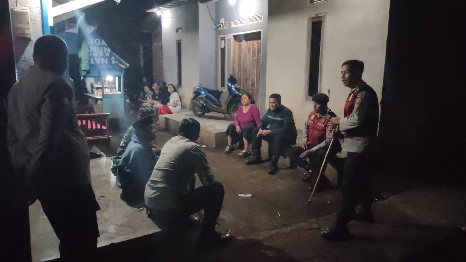 Pria Mengamuk Bawa Sajam Di Tanjungsari, Polisi Gerak Cepat Amankan Pelaku Dan Evakuasi Korban