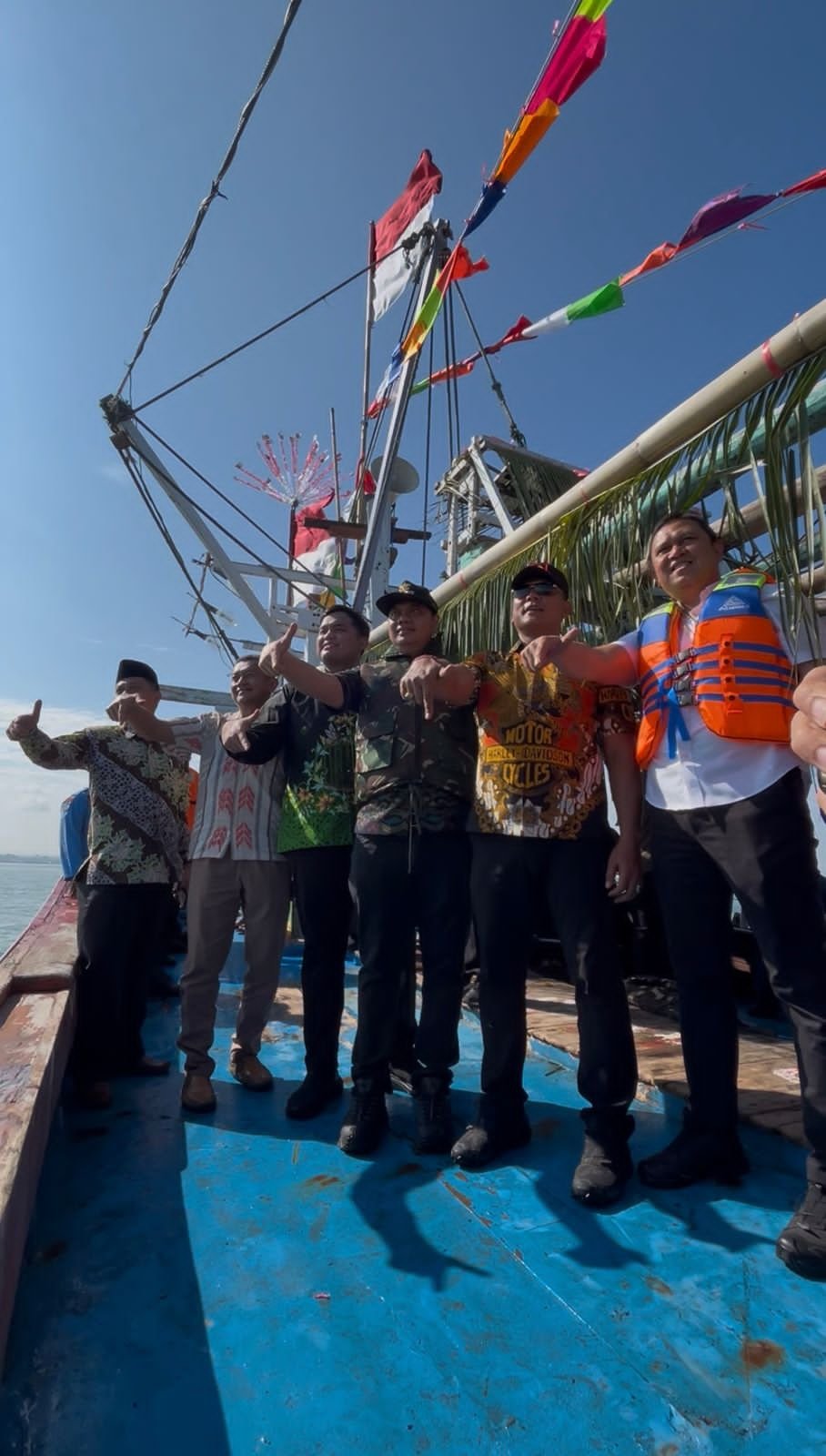 TRADISI SEDEKAH LAUT JEPARA 2026: SYAWALAN KUPAT LEPET DAN LARUNGAN KEPALA KERBAU BULE