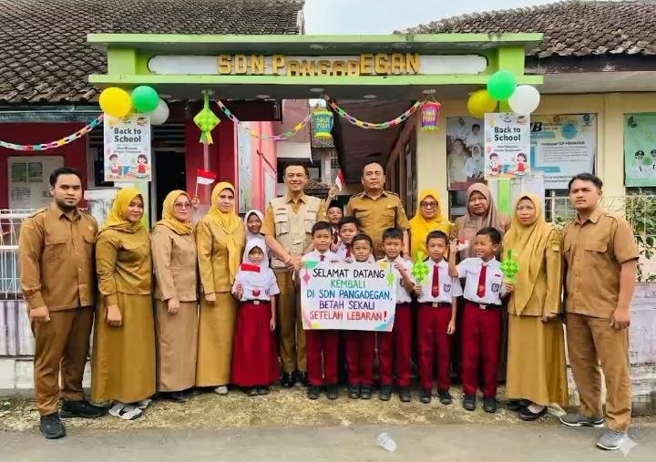 Hari Pertama Masuk Sekolah Pasca Lebaran, SDN Pangadegan Sambut Siswa dengan Penuh Semangat