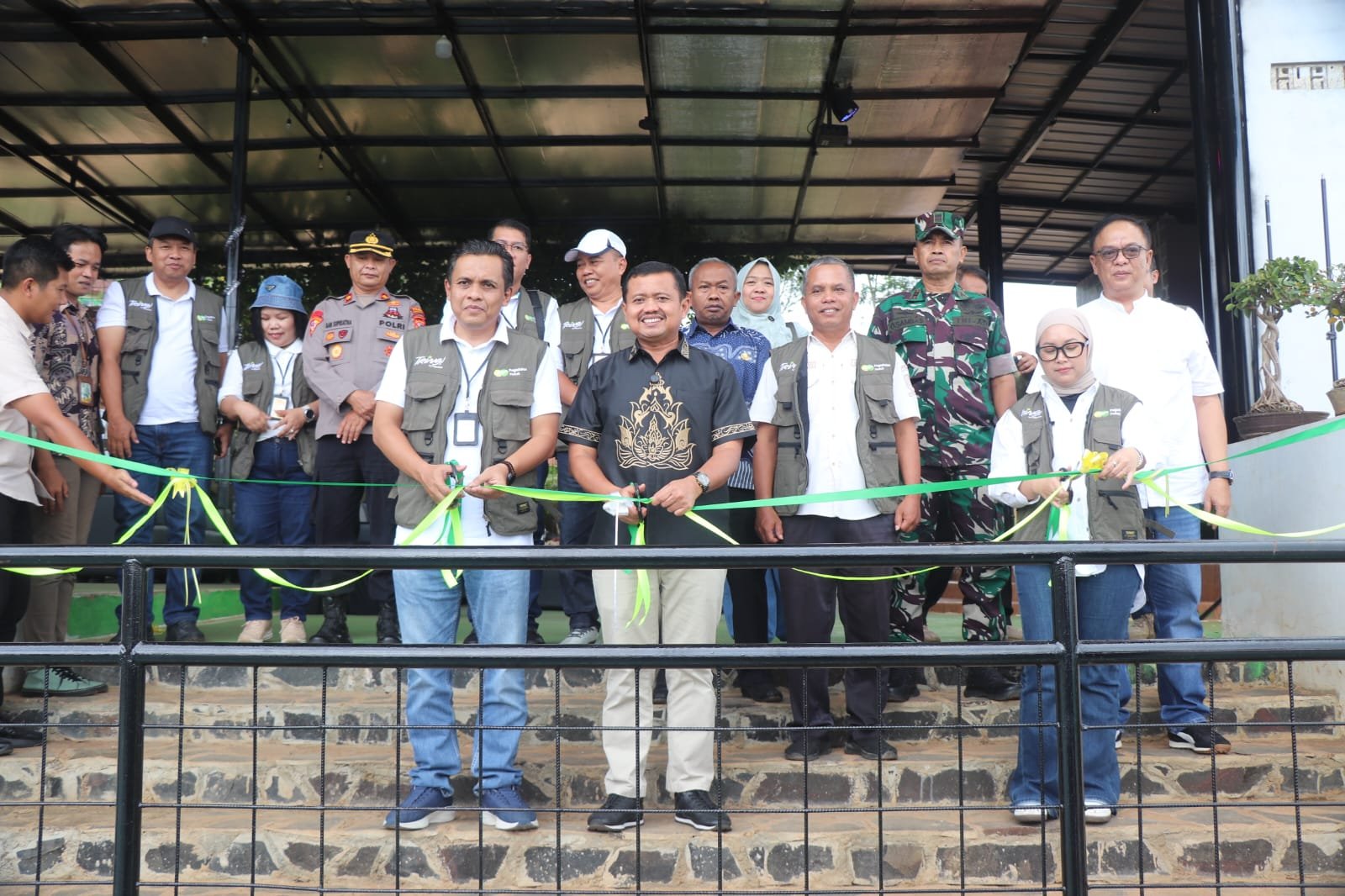 Bupati Dony Apresiasi Program Pegadaian Peduli Desa di Pasirnanjung