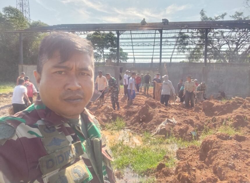 Gotong Royong Menggema di Desa Cijeruk! Ratusan Warga Bersama Babinsa Kebut Pembangunan Koperasi Merah Putih