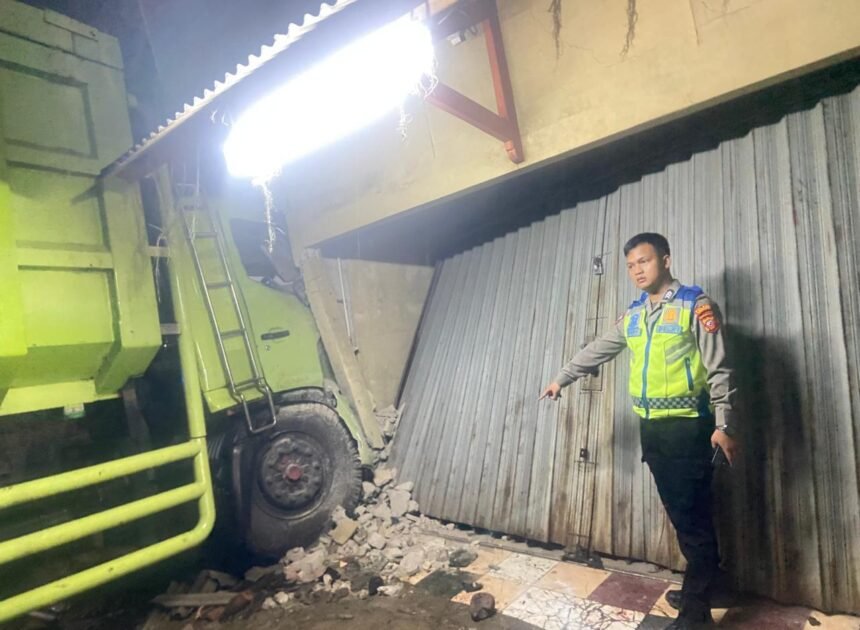 Kecelakaan Maut di Jalan Purwakarta–Bandung, Dua Orang Meninggal Dunia, Polres Purwakarta Lakukan Pemeriksaan