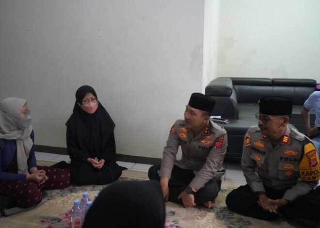 Polres Purwakarta Tunjukkan Empati, Hadiri Pemakaman Korban Dugaan Penganiayaan di Darangdan