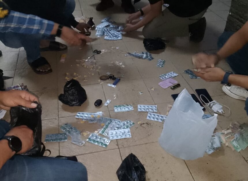 Den Intel Kodam III Siliwangi Grebek Peredaran Obat Keras Ilegal di Bandung, 7 Orang Diamankan Beserta Ribuan Butir Obat Type G di Sekitar RS Hasan Sadikin