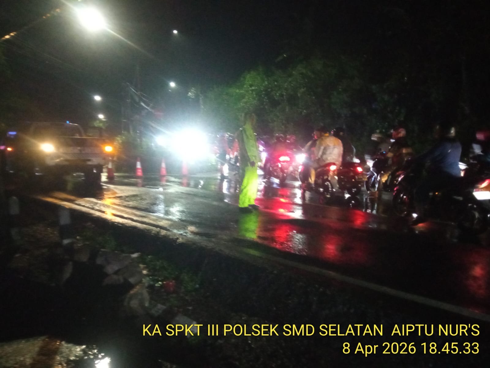 Longsor Tutup Total Jalur Cadas Pangeran, Arus Lalu Lintas Dialihkan