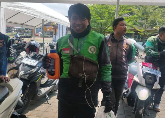 Peringati Hari Jadi Sumedang ke-448, Baznas Berbagi Oli Gratis untuk 300 Driver Ojol Yang Tergabung Di Forum Paguyuban Online Sumedang (POS)