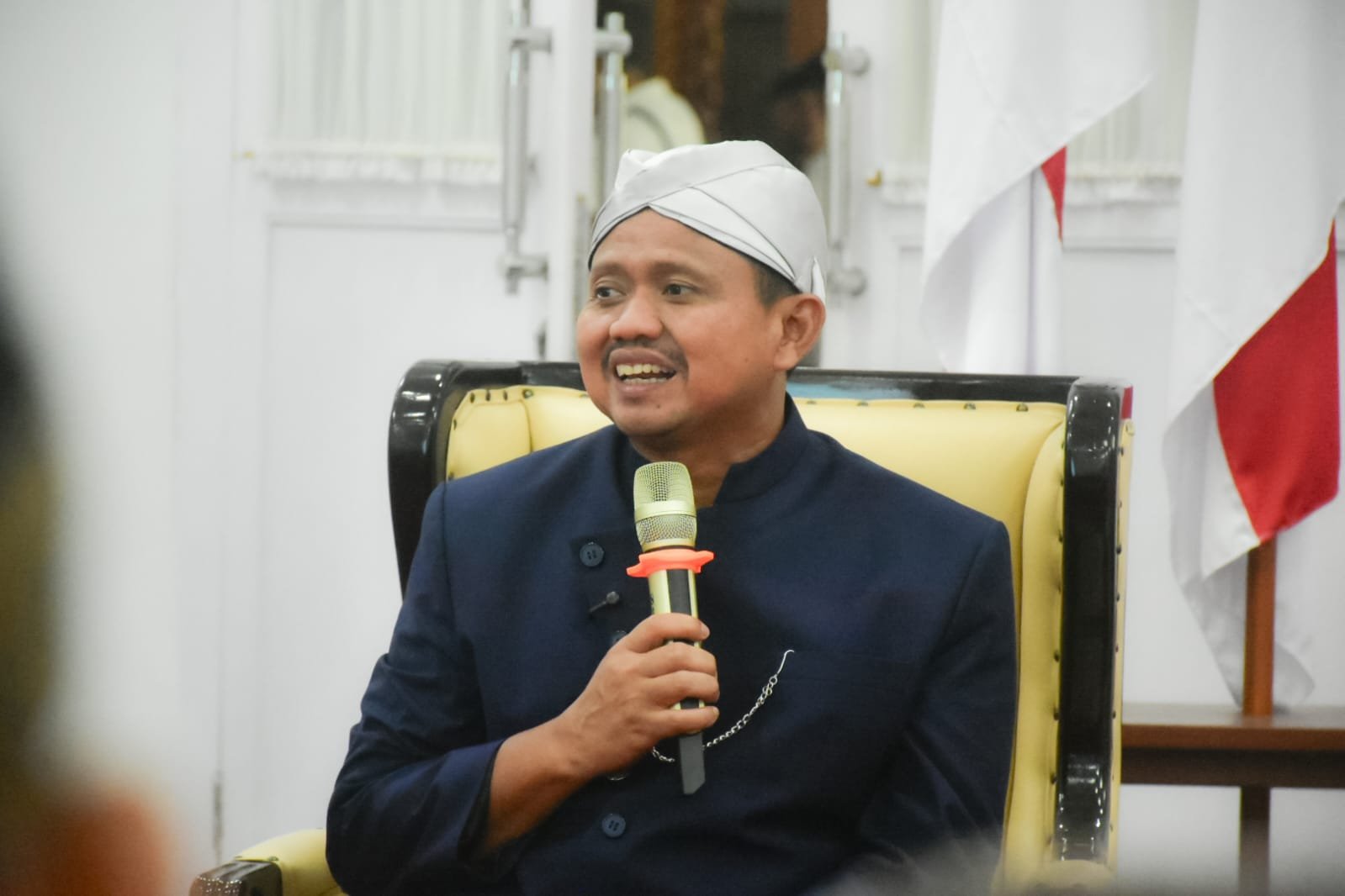 Sumedang Tertib Kabel! Bupati Dony Ahmad Munir Tegas: “Turunkan Sekarang, Rapikan Sampai Tuntas”