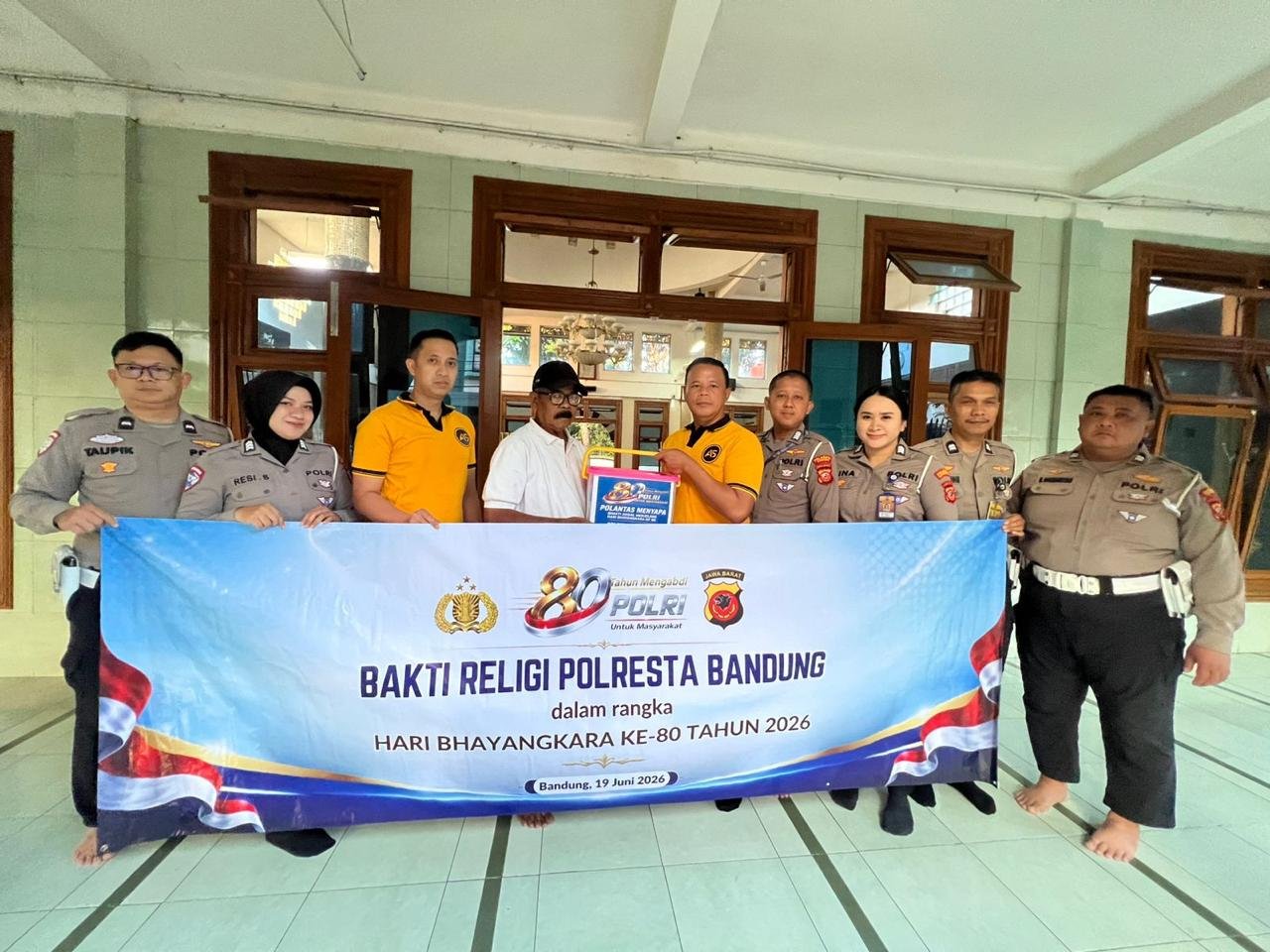 Satlantas Polresta Bandung Gelar Bakti Religi di Masjid Riyadhul Mutaqin, Wujud Kepedulian Polri Menyambut Hari Bhayangkara ke-80