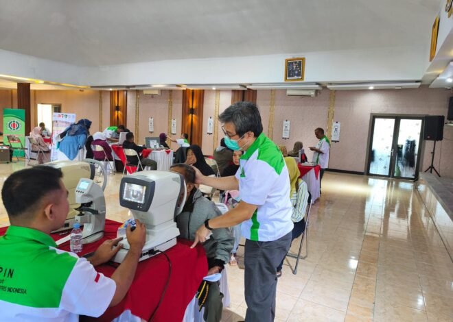 Dalam Rangka HUT Bhayangkara ke-80, Polres Garut Gelar Pemeriksaan Mata dan Bagikan Kacamata Gratis untuk 200 Warga
