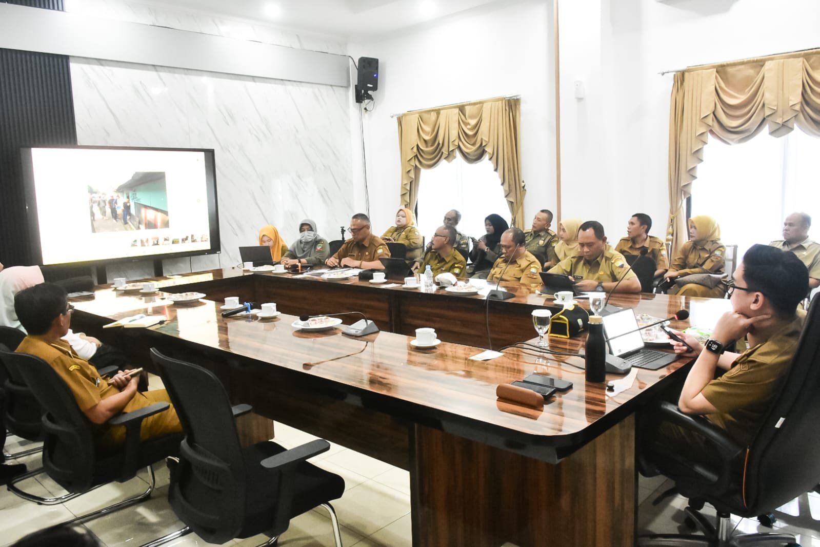 Wabup Fajar Siapkan Penertiban PKL dan Bangunan Liar Secara Humanis, Utamakan Kepastian Hukum