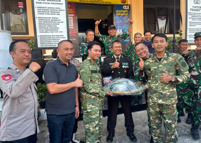 Dikira Mau Demo, Pasukan TNI Geruduk 3 Mapolsek di Tanjungsari Bawa ‘Serangan Dadakan’ Nasi Liwet.